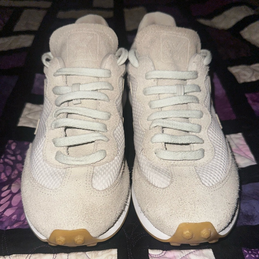 Women’s Rio Blanco Vejas Size 9